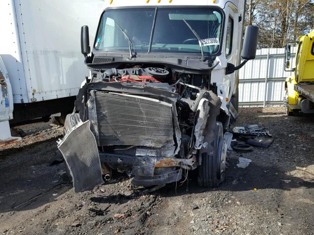 1FUJGLBG5DSBZ6468 - 2013 FREIGHTLINER CASCADIA 1 WHITE photo 9