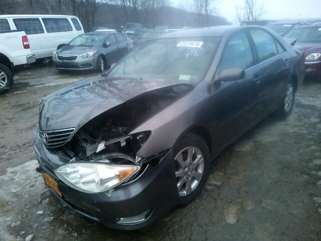 JTDBE30K063041619 - 2006 TOYOTA CAMRY LE GRAY photo 2