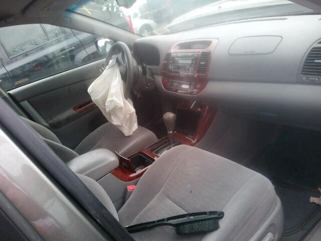 JTDBE30K063041619 - 2006 TOYOTA CAMRY LE GRAY photo 5