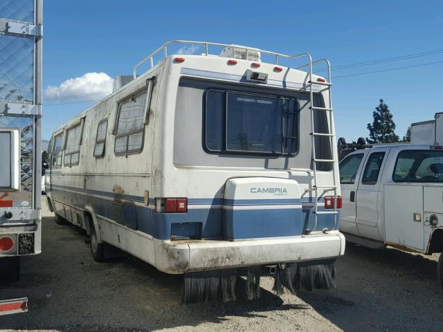 1GBKP37NXL3318805 - 1991 CHEVROLET MOTORHOME WHITE photo 3