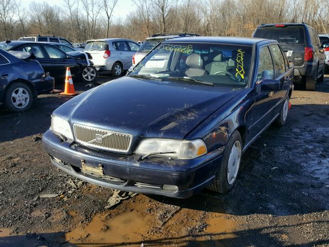 YV1LS5575W1546588 - 1998 VOLVO S70 BLUE photo 2