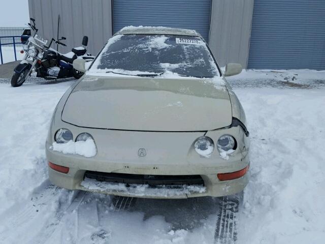 JH4DC4341YS801310 - 2000 ACURA INTEGRA SE GOLD photo 9