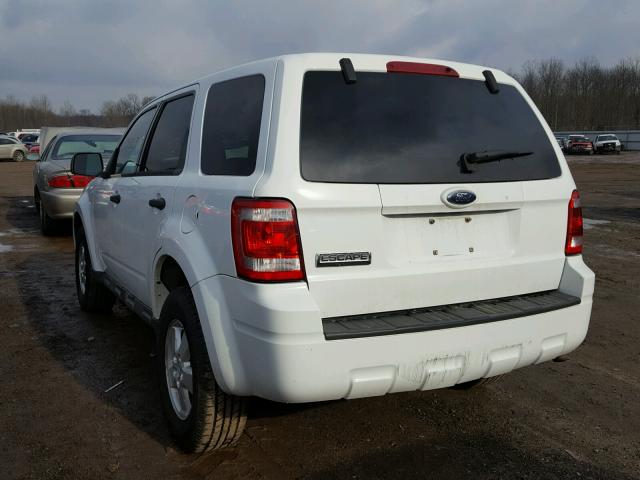 1FMCU02709KB19238 - 2009 FORD ESCAPE XLS WHITE photo 3