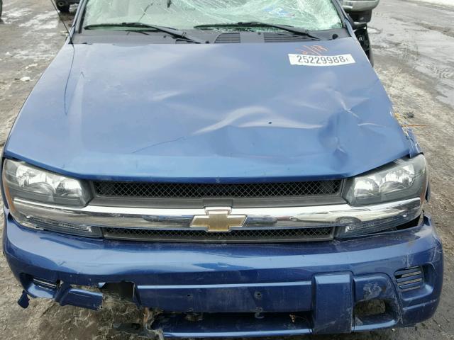 1GNDT13S652301550 - 2005 CHEVROLET TRAILBLAZE BLUE photo 7