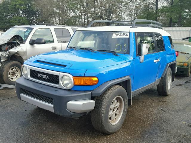 JTEZU11F070003992 - 2007 TOYOTA FJ CRUISER BLUE photo 2