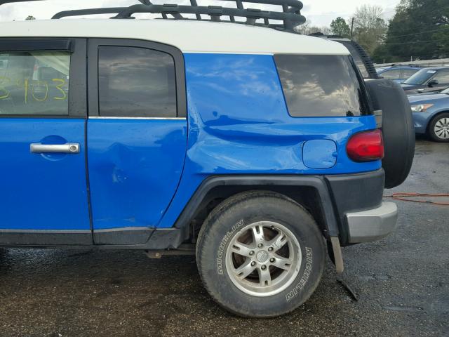 JTEZU11F070003992 - 2007 TOYOTA FJ CRUISER BLUE photo 9