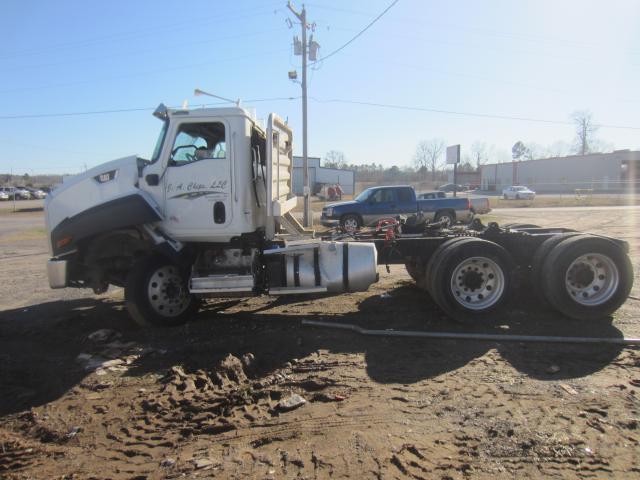 3HSJGTKRXFN682857 - 2015 CATERPILLAR CT660 WHITE photo 2