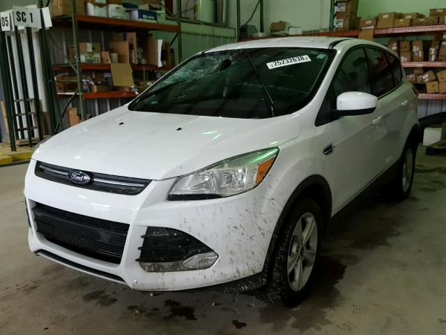 1FMCU0GX6GUC46067 - 2016 FORD ESCAPE SE WHITE photo 2