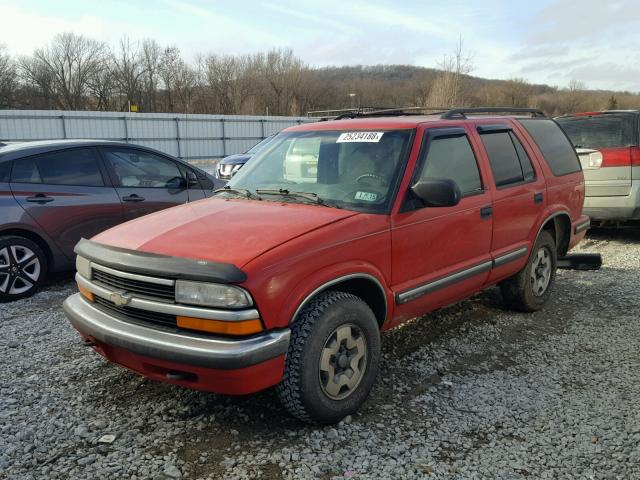 1GNDT13W5XK219251 - 1999 CHEVROLET BLAZER RED photo 2