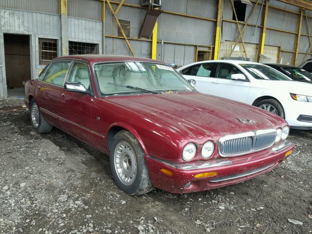 SAJDA24C7YLF00444 - 2000 JAGUAR VANDENPLAS RED photo 1