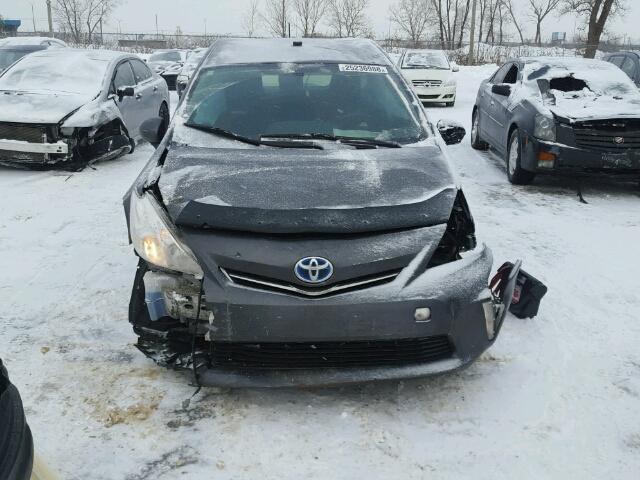 JTDZN3EU8EJ005356 - 2014 TOYOTA PRIUS V GRAY photo 9