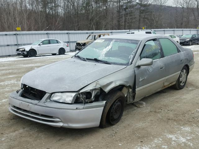 JT2BG28K510560533 - 2001 TOYOTA CAMRY LE GRAY photo 2