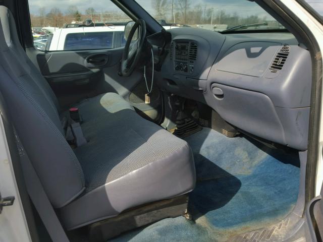 1FTZF1826XNC27031 - 1999 FORD F150 WHITE photo 5