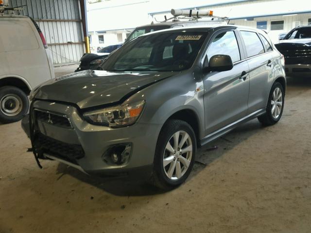 4A4AP4AUXDE006771 - 2013 MITSUBISHI OUTLANDER GRAY photo 2