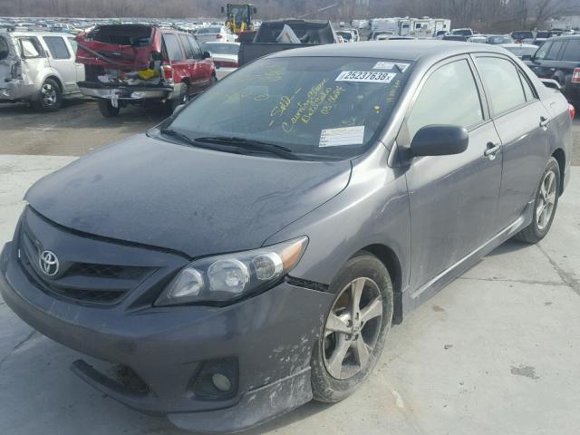 2T1BU4EE5DC113673 - 2013 TOYOTA COROLLA BA GRAY photo 2