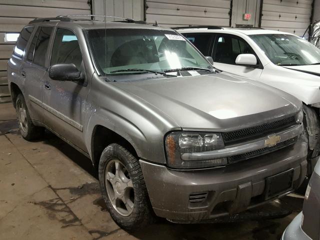 1GNDT13S372242296 - 2007 CHEVROLET TRAILBLAZE GRAY photo 1