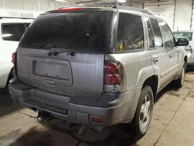 1GNDT13S372242296 - 2007 CHEVROLET TRAILBLAZE GRAY photo 4