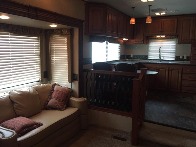 5SFBG3927CE247563 - 2012 HILL TRAVEL TWO TONE photo 9