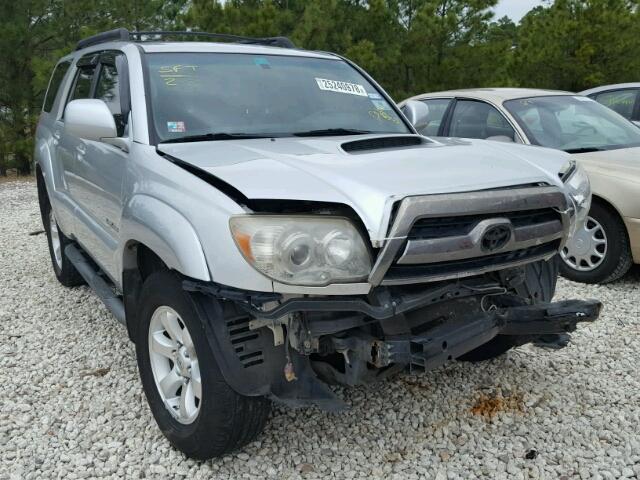 JTEZU14R778085808 - 2007 TOYOTA 4RUNNER SR SILVER photo 1