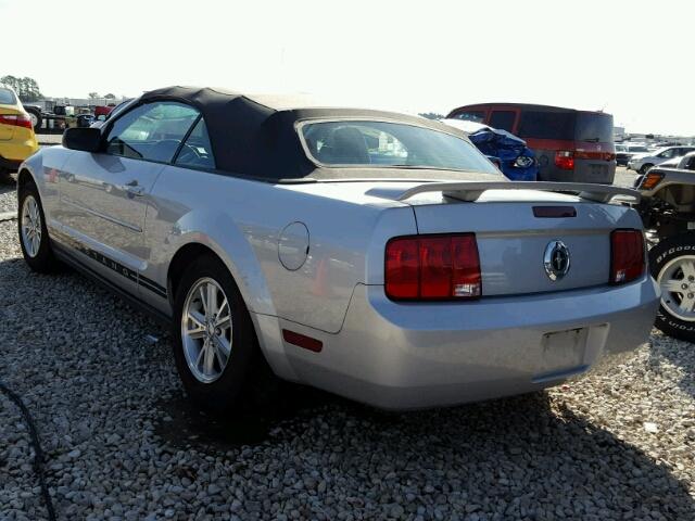 1ZVFT84N365217587 - 2006 FORD MUSTANG SILVER photo 3