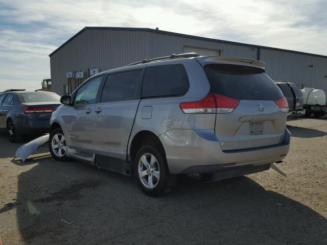 5TDKK3DC5ES439577 - 2014 TOYOTA SIENNA LE SILVER photo 3