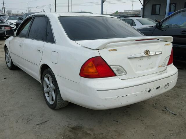 4T1BF28B3YU046186 - 2000 TOYOTA AVALON XL WHITE photo 3