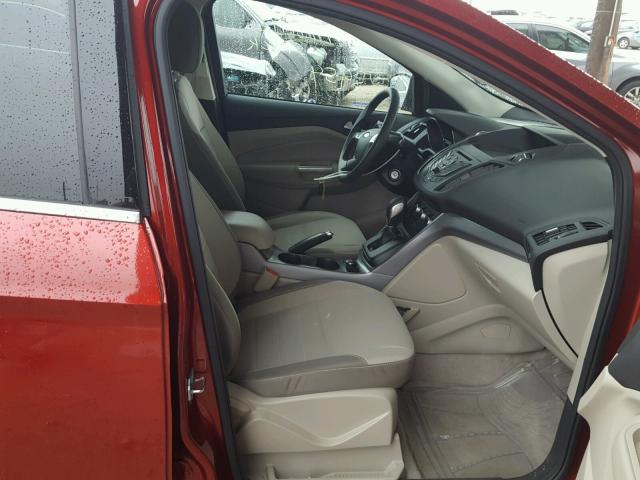 1FMCU0GX3FUB05472 - 2015 FORD ESCAPE SE BURGUNDY photo 5