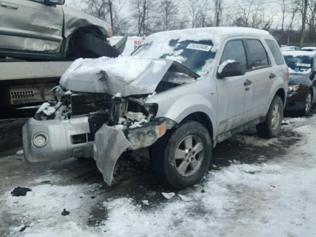 1FMCU93188KC16975 - 2008 FORD ESCAPE XLT SILVER photo 2