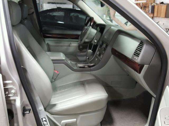 5LMEU78H43ZJ35004 - 2003 LINCOLN AVIATOR 银色 照片 5