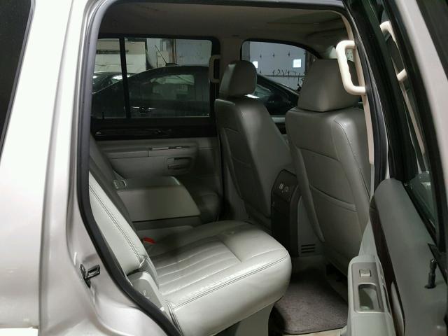 5LMEU78H43ZJ35004 - 2003 LINCOLN AVIATOR 银色 照片 6