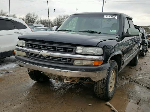 1GCEK19T32E295958 - 2002 CHEVROLET SILVERADO BLACK photo 2