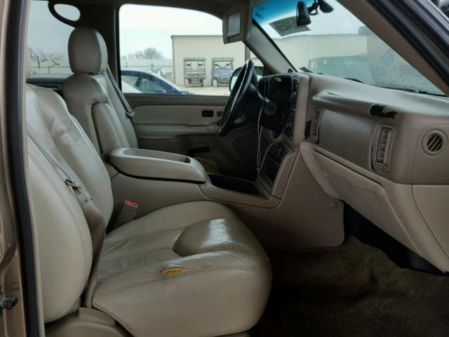 1GNEC13Z03R215365 - 2003 CHEVROLET TAHOE C150 TAN photo 5