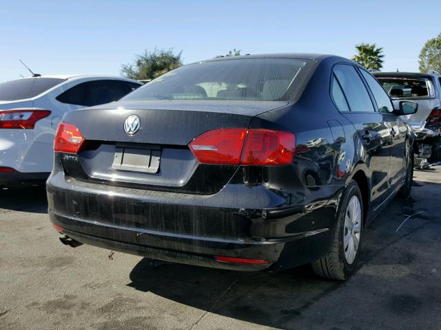 3VW2K7AJ8EM399681 - 2014 VOLKSWAGEN JETTA BASE 黑色 照片 4