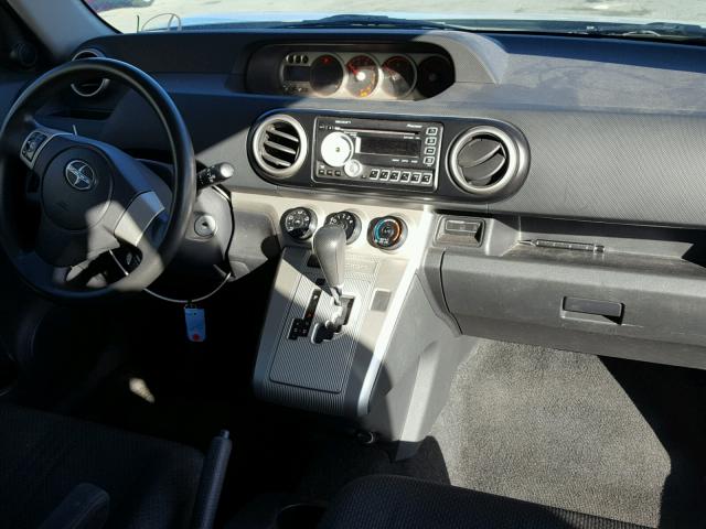 JTLZE4FE2A1101074 - 2010 TOYOTA SCION XB 银色 照片 9