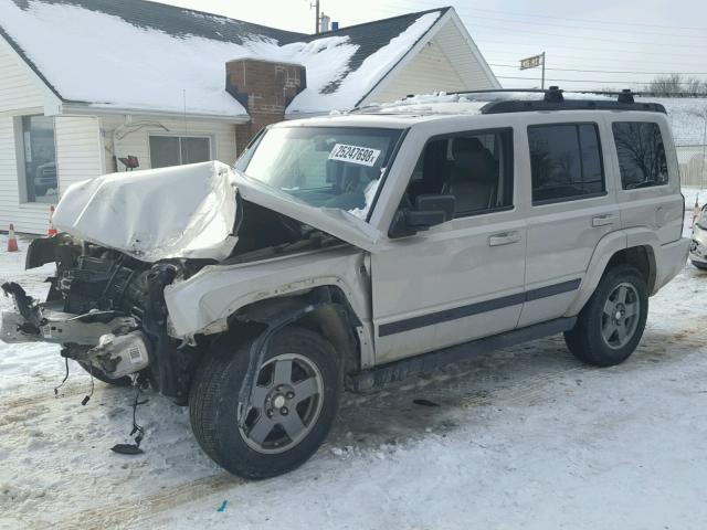 1J8HG48P07C545754 - 2007 JEEP COMMANDER BEIGE photo 2