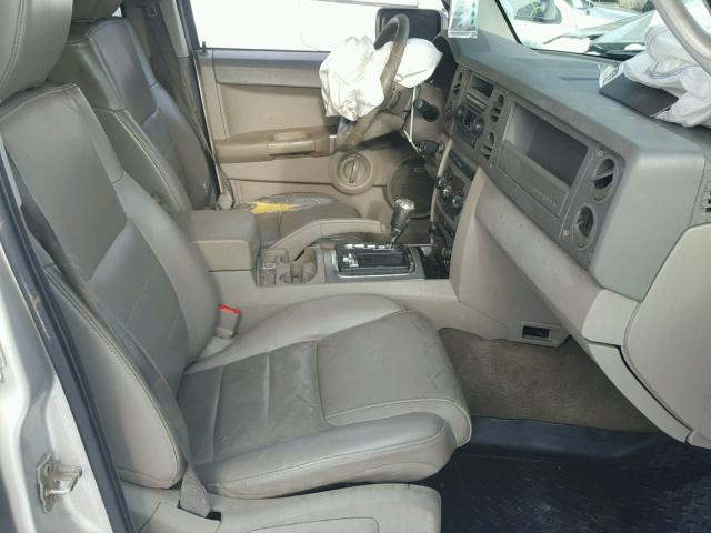 1J8HG48P07C545754 - 2007 JEEP COMMANDER BEIGE photo 5