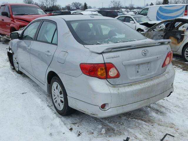 1NXBU40E89Z037668 - 2009 TOYOTA COROLLA BA SILVER photo 3