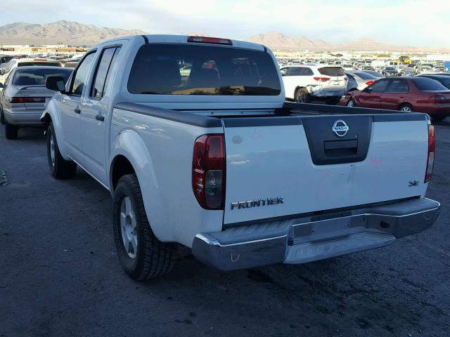 1N6AD07U07C401085 - 2007 NISSAN FRONTIER C WHITE photo 3