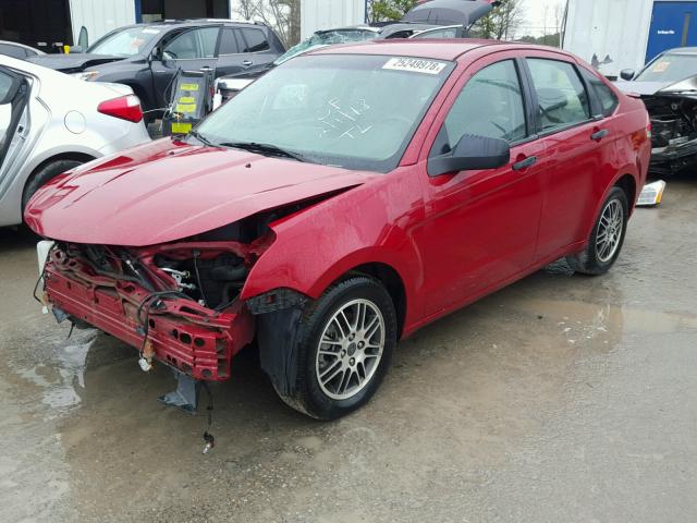 1FAHP3FN1BW124092 - 2011 FORD FOCUS SE RED photo 2