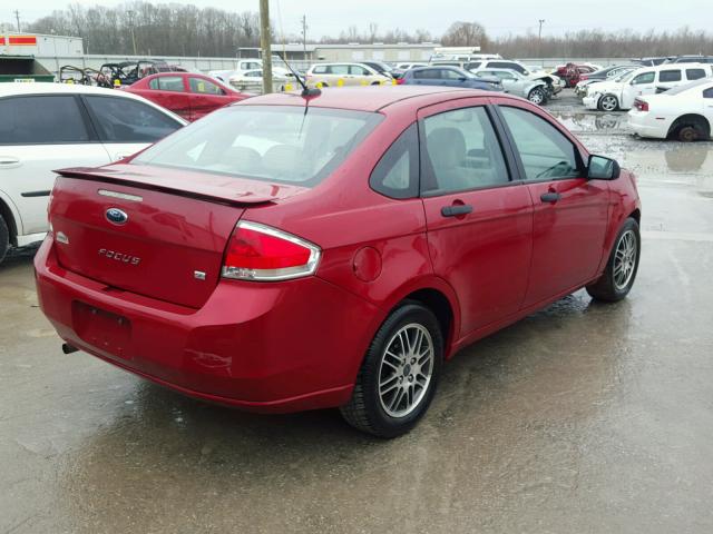 1FAHP3FN1BW124092 - 2011 FORD FOCUS SE RED photo 4