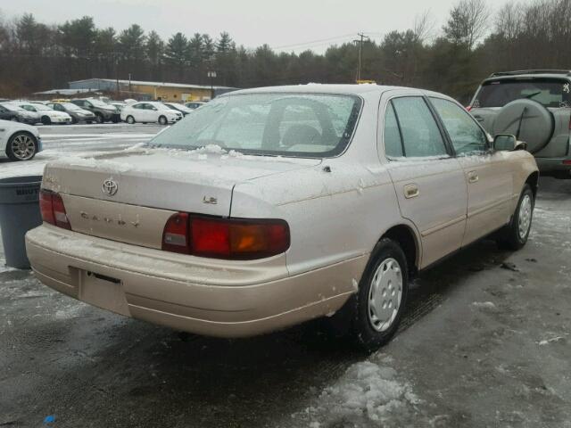 4T1BG12K6TU743778 - 1996 TOYOTA CAMRY DX BEIGE photo 4