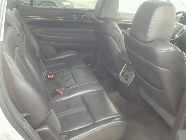 2LMHJ5AT5ABJ22813 - 2010 LINCOLN MKT SILVER photo 6