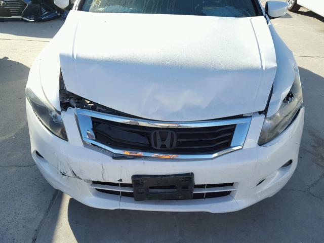 1HGCP36848A040614 - 2008 HONDA ACCORD EXL WHITE photo 9