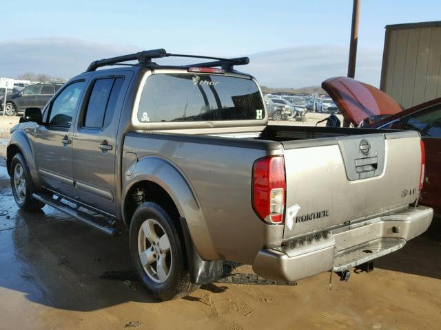 1N6AD07U96C438764 - 2006 NISSAN FRONTIER C GOLD photo 3