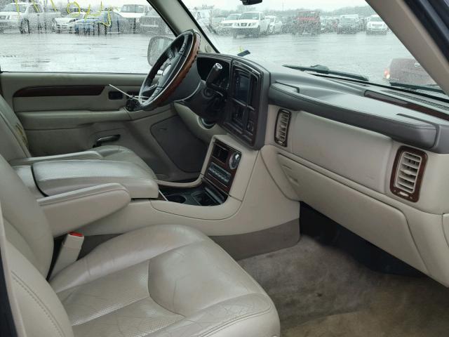 1GYEK63N55R163556 - 2005 CADILLAC ESCALADE L BLACK photo 5