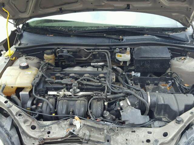 1FAFP34N85W175667 - 2005 FORD FOCUS ZX4 TAN photo 7