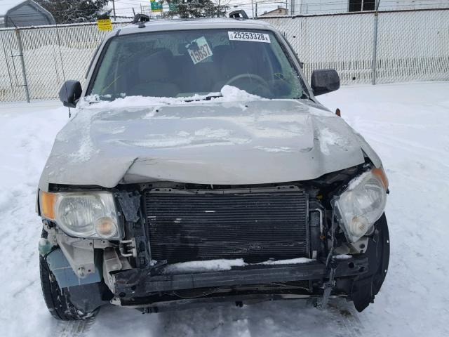 1FMCU03188KB35101 - 2008 FORD ESCAPE XLT CREAM photo 9