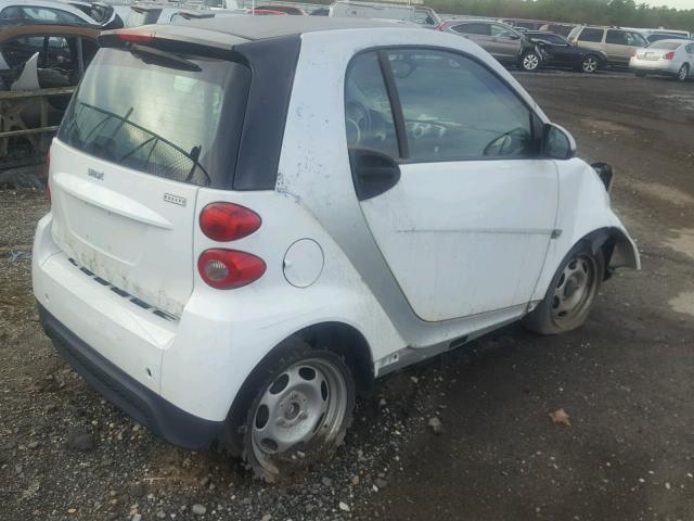 WMEEJ3BA4FK797393 - 2015 SMART FORTWO WHITE photo 4