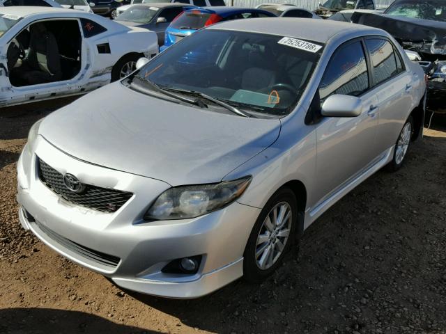 1NXBU4EE7AZ337599 - 2010 TOYOTA COROLLA BA SILVER photo 2