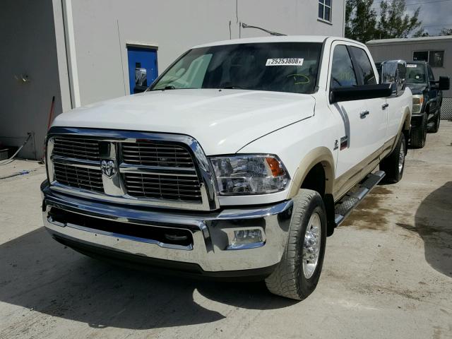 3D7UT2CLXBG539014 - 2011 DODGE RAM 2500 WHITE photo 2